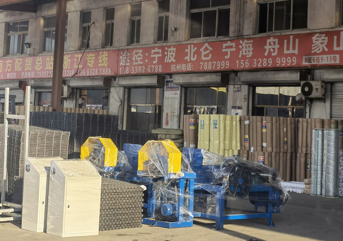 山东李经理订购的中型水箱色多多成人网站发货了，请注意收货！